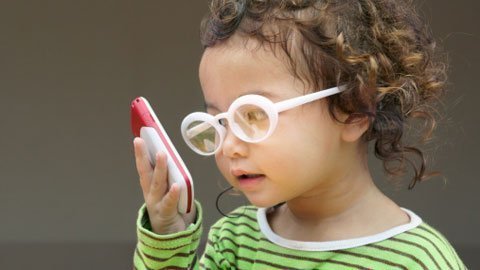 Cha mẹ làm ngơ bệnh cận thị, con lĩnh án mù lòa