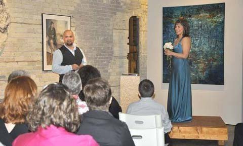 Người phụ nữ tự cưới chính mình