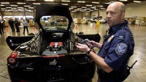 Phá đường dây buôn lậu xe từ Mỹ sang Việt Nam