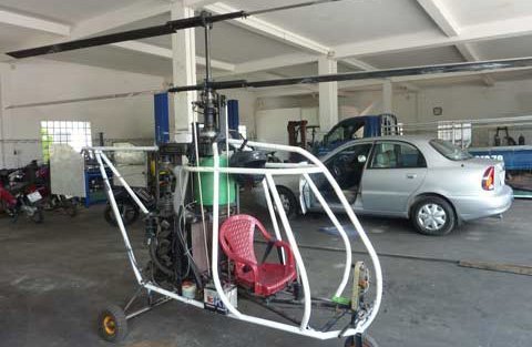 Clip: Máy bay tự chế ở Bình Dương cất cánh