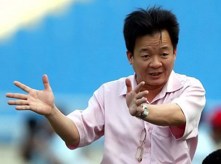 Sốc với lá đơn tố cáo trọng tài của bầu Hiển