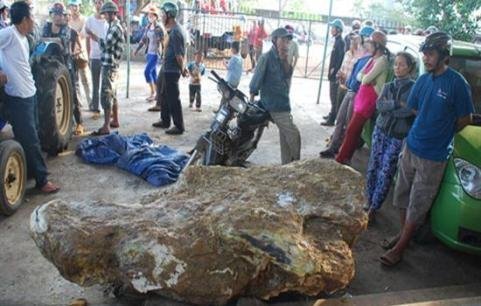 Vừa buồn cười...lại muốn khóc!