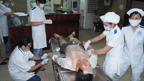 Nổ gas trong nhà trọ, 10 người bị bỏng nặng