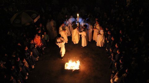 Giới trẻ Hà Nội náo nức vẽ trứng đón Phục Sinh