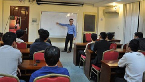 Khóa học 90 ngày 'cưa đổ' 3 bạn gái