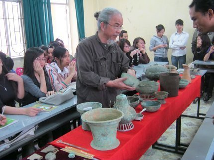 1/3 sinh viên bảo tàng ngủ trên giảng đường