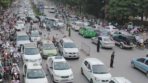 Hà Nội: 'Khám' taxi bằng mắt thường, từ 3 -5 phút