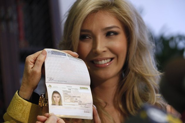 Hoa hậu Hoàn vũ phá lệ, chấp nhận phụ nữ chuyển giới