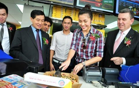 Điều ít biết về gia đình 'chồng tương lai' của Tăng Thanh Hà