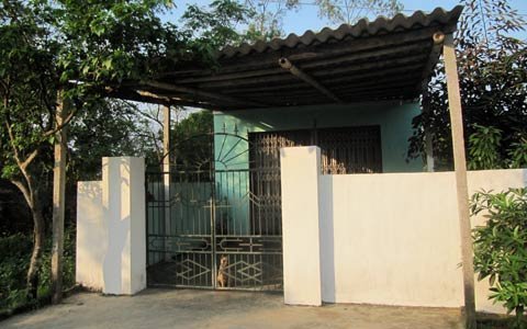 Ôm vợ hàng xóm, bị chém đứt 'của quý'