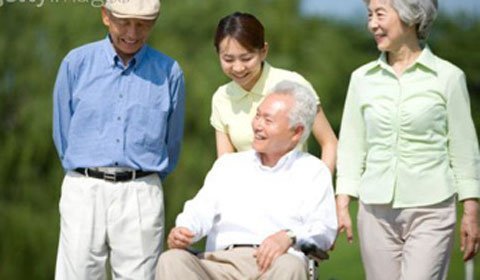 Ai có trách nhiệm nuôi bà ngoại?