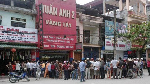 Cướp tiệm vàng táo tợn để kiếm tiền trả nợ
