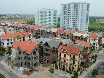 “Cứu” một bên và “gỡ” một bên?