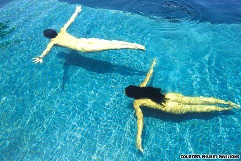 Độc đáo du lịch... tắm khỏa thân