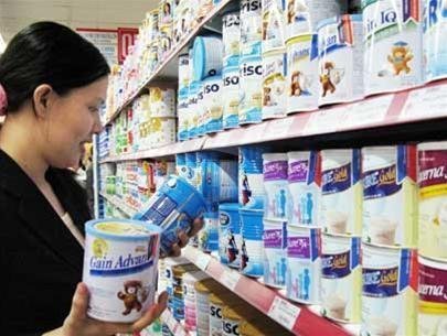 Giá sữa âm thầm tăng liên tục
