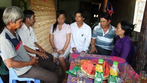 Tủi phận bé 13 tuổi mang bầu với 2 anh rể