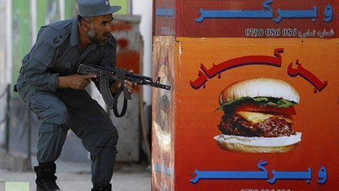 Afghanistan rung chuyển vì bị Taliban tấn công