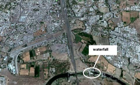 Tìm lại mẹ sau 25 năm nhờ Google Earth