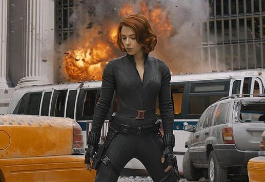 Scarlett Johansson phát sốt vì trang phục quá bó