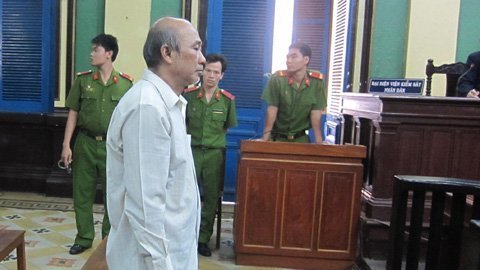 Cha đốt con cùng xe SH rồi tự tử