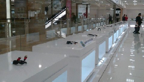 Siêu thị điện máy: Sụp đổ theo dây chuyền