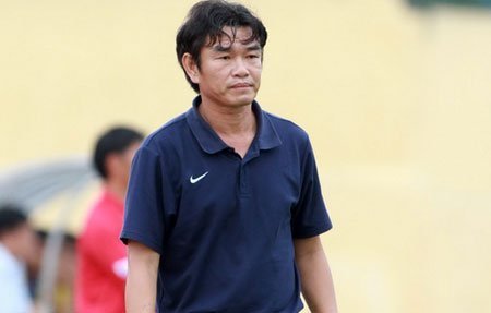 HLV Phan Thanh Hùng: Không lên tuyển nếu phải chuyên trách