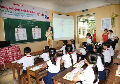 Giáo dục ý thức giao thông cho 122.600 học sinh lớp 3