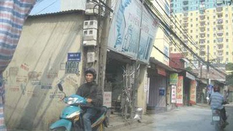 Bao giờ cuộc sống người dân hết... “treo”?!