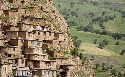 Những ngôi nhà bậc thang ấn tượng ở Iran