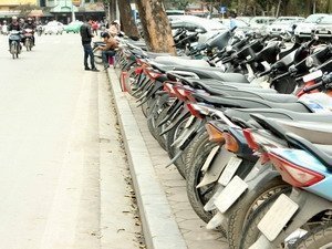 Hà Nội: Bộ GTVT 'sờ gáy' vỉa hè, lòng đường