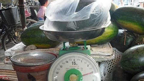 Rút ruột, cân điêu để giảm giá khuyến mãi