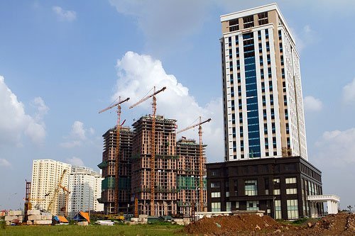 Cung bùng nổ, giao dịch dự án BĐS vẫn rụt rè