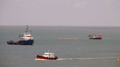 Bắt đầu trục vớt tàu Trường Hải Star