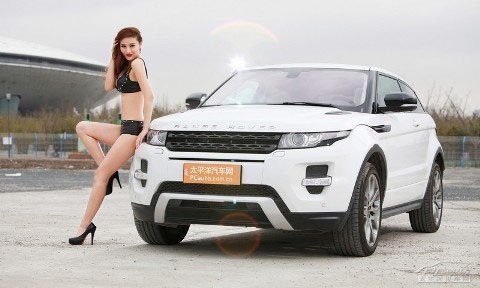 Chân dài cực nóng bên Range Rover Evoque