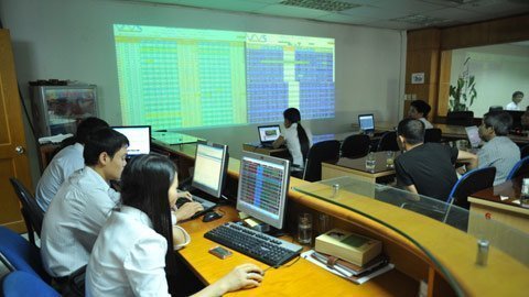 Cổ phiếu bèo bọt tăng giá không ngừng