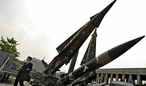 Triều Tiên dọa chiến tranh, Seoul trình tên lửa mới