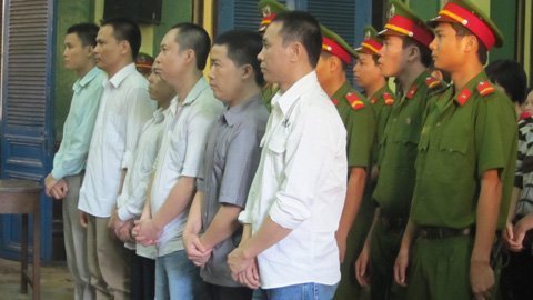 Hàng trăm DN 'sập bẫy' kẻ giả danh cán bộ Hải quan
