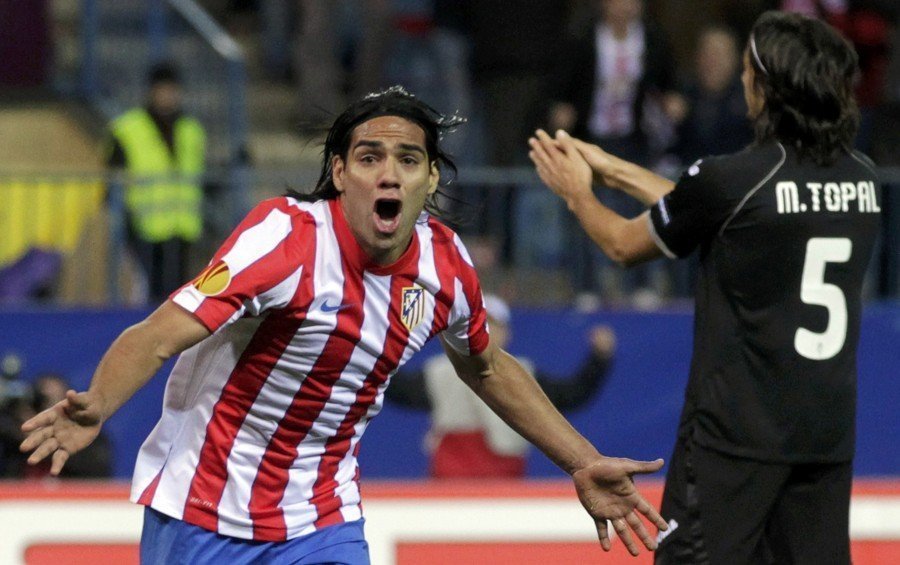Falcao bừng sáng, A.Madrid đả bại Valencia