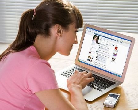 Nhộn nhịp cửa hàng ảo trên Facebook