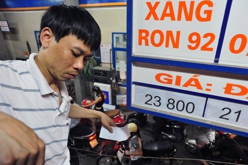 Tăng giá xăng: Sẽ đến lượt quả trứng, mớ rau