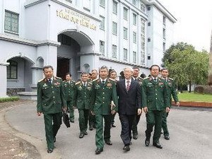 Tổng bí thư thăm Tổng cục 2