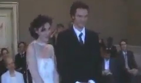 Thô bạo với cô dâu tại nhà thờ