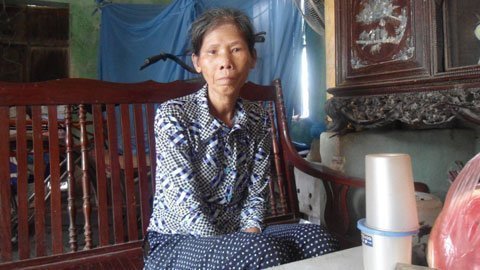 Mẹ ung thư sống với 3 con tâm thần…