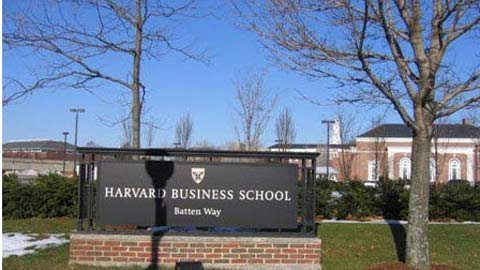 Tháp ngà sụp đổ?