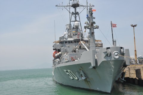 Ba tàu hải quân Mỹ đến Đà Nẵng