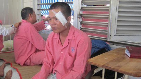 Nạn nhân xe khách lật nhào kể lại phút sinh tử