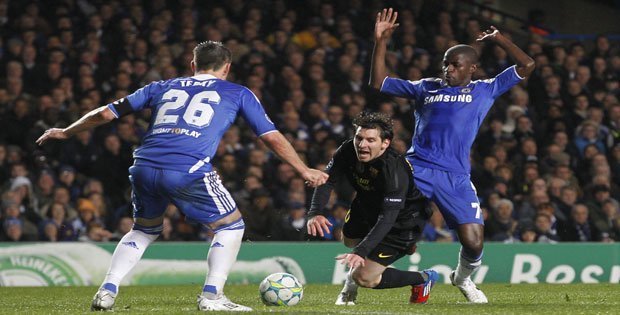 Barca - Chelsea: Ngôi vương bị đe doạ