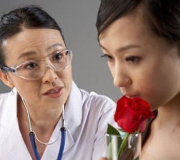 Bác sĩ rủa nữ bệnh nhân: 