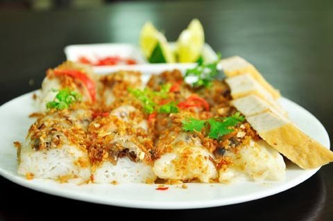Khám phá bánh cuốn đất Cảng giữa lòng Hà Nội