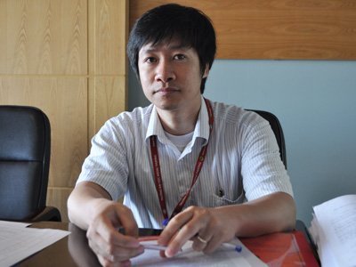 SV Ngoại thương thực tập ở Singapore bức xúc?